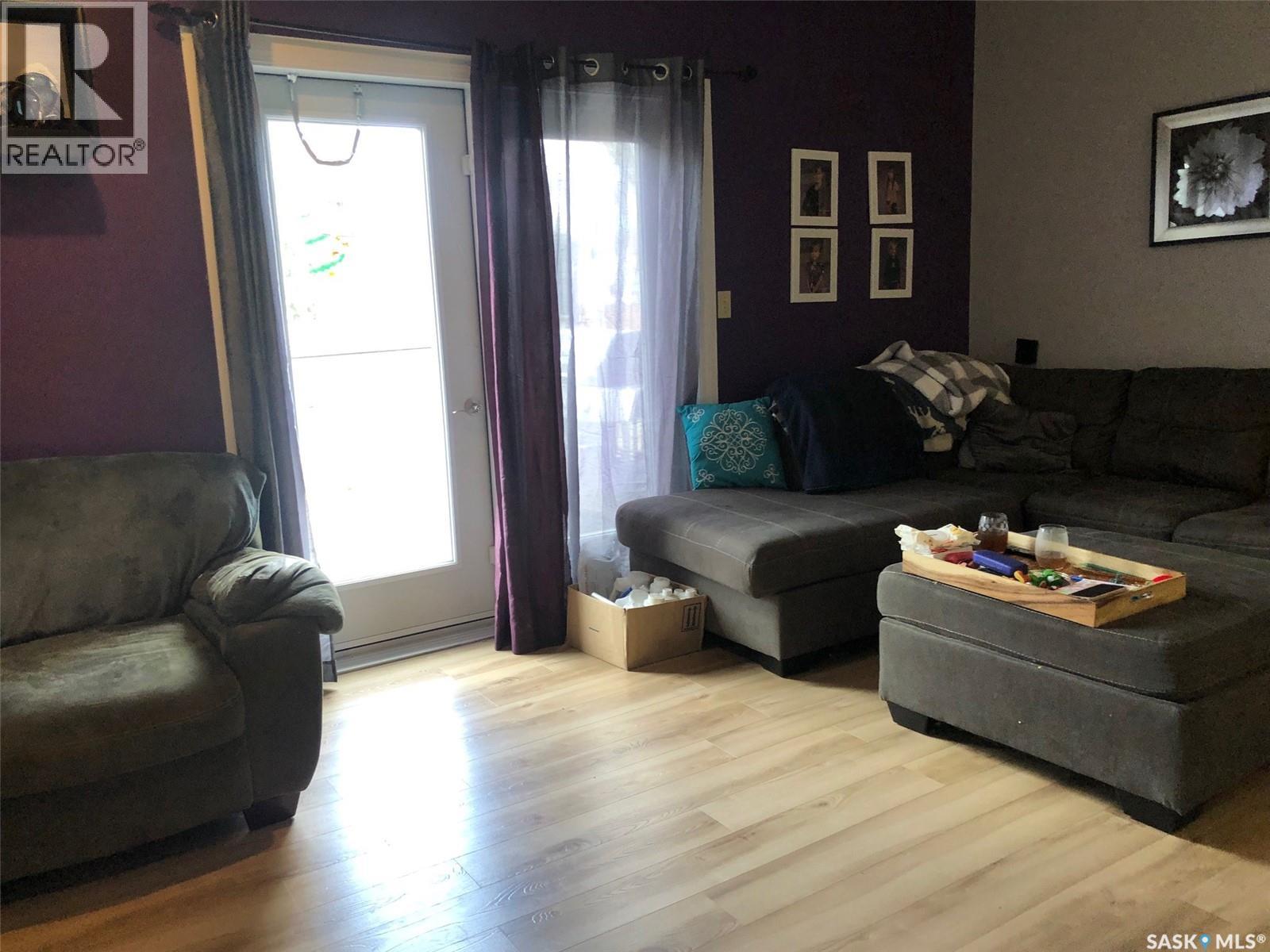 304 1st AVENUE NE - 24