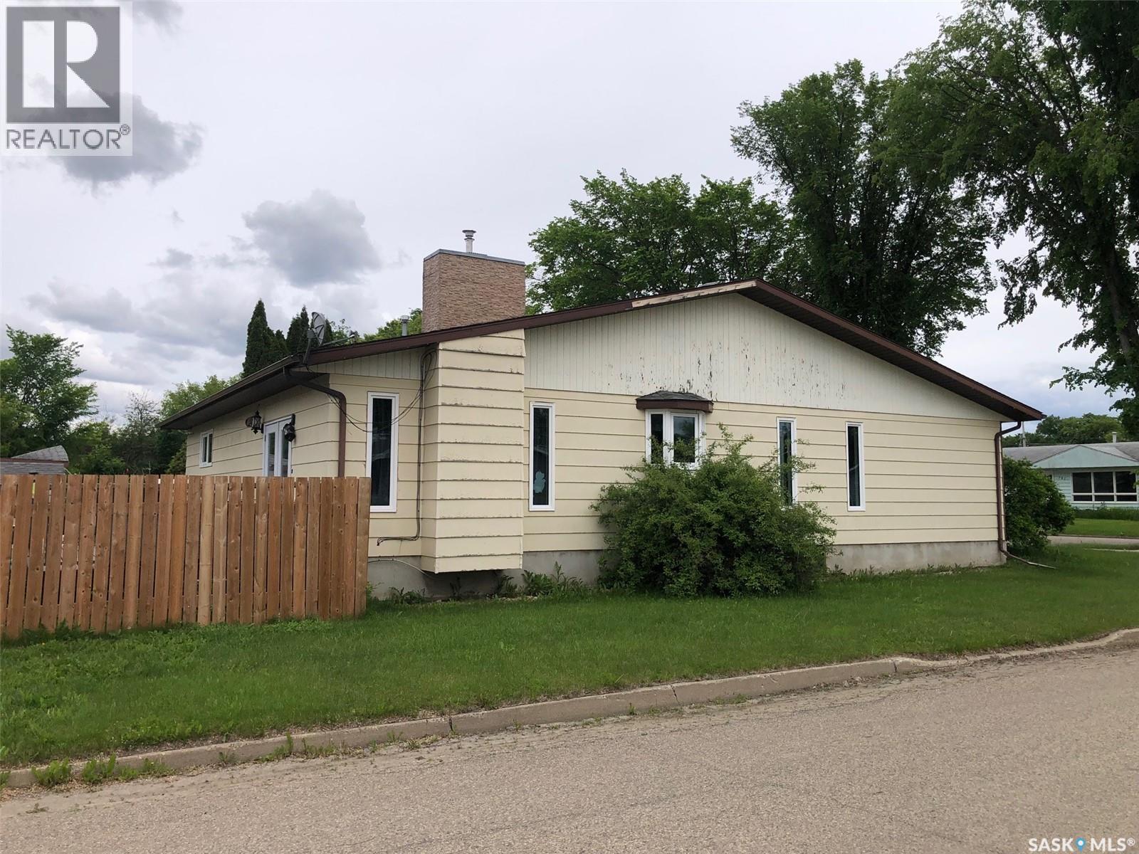 304 1st AVENUE NE - 4