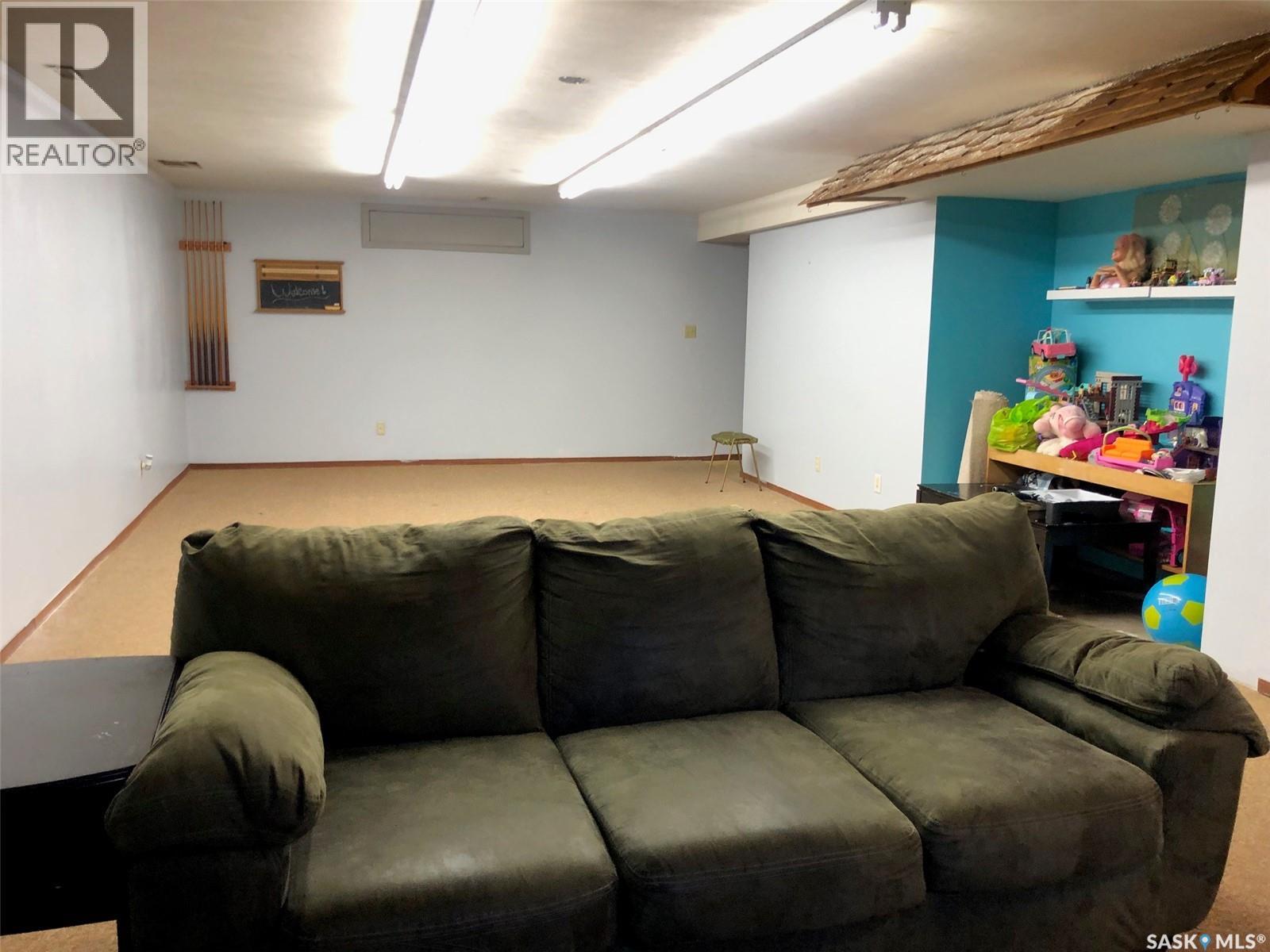 304 1st AVENUE NE - 50