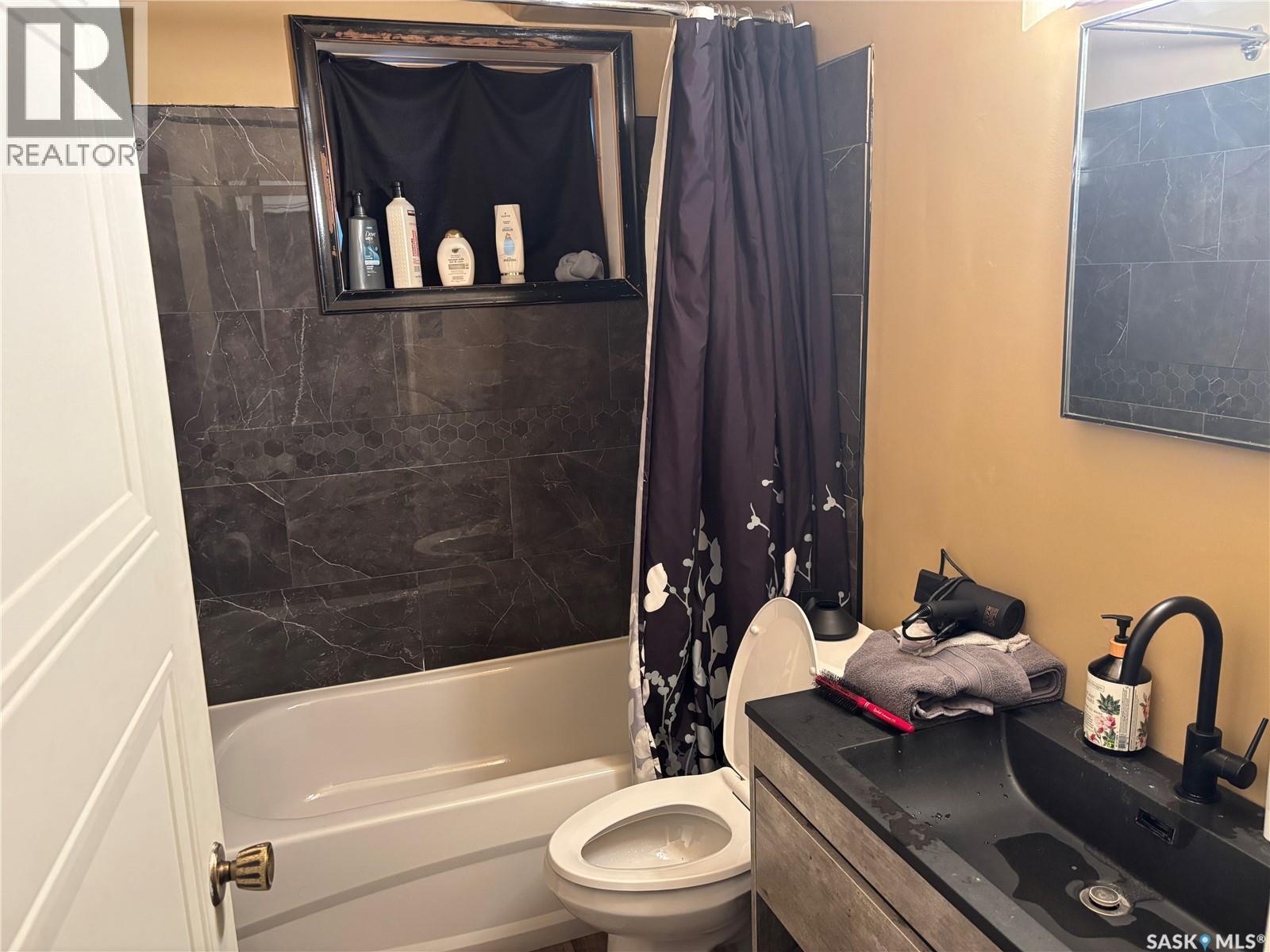 2440 ABBOTT ROAD - 21