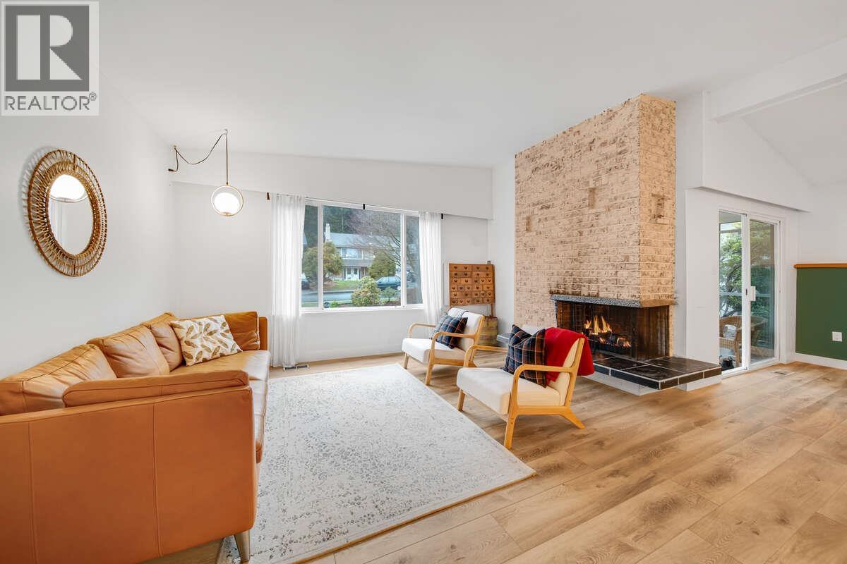 2280 KING ALBERT AVENUE — photo 3
