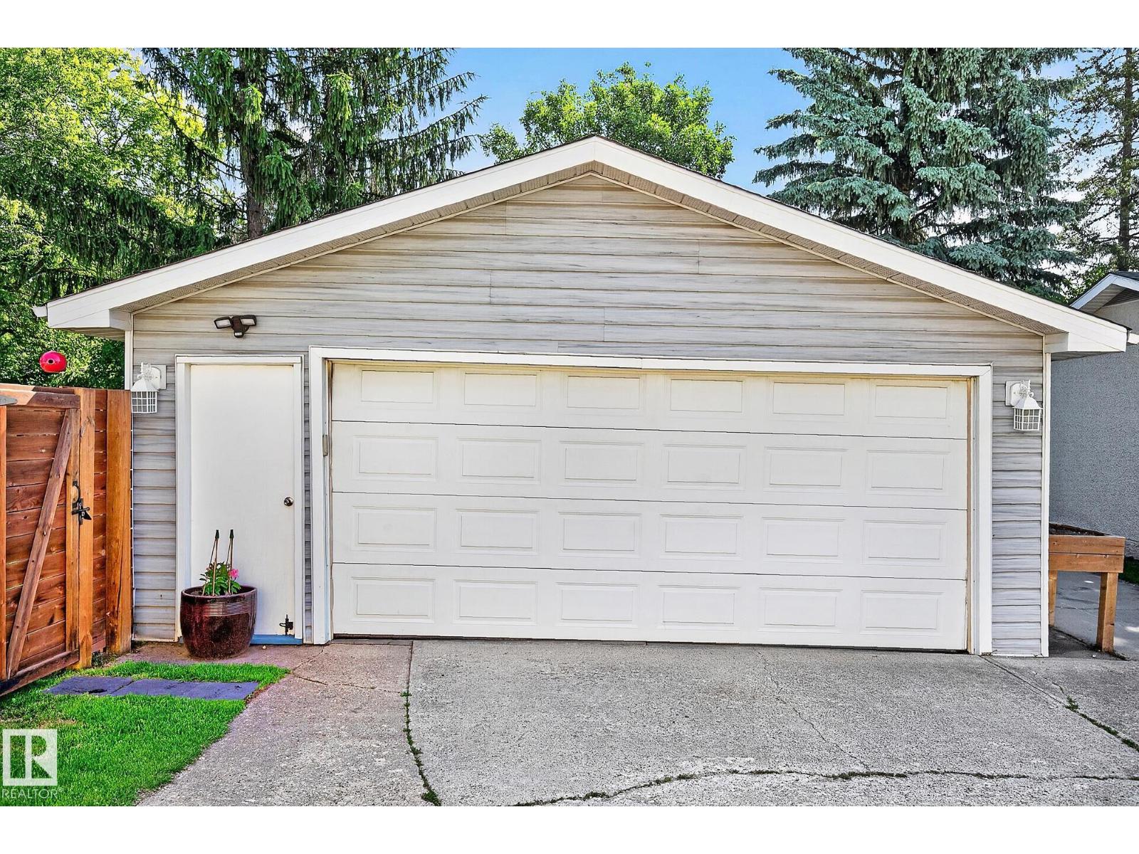 7707 156 ST NW - 44