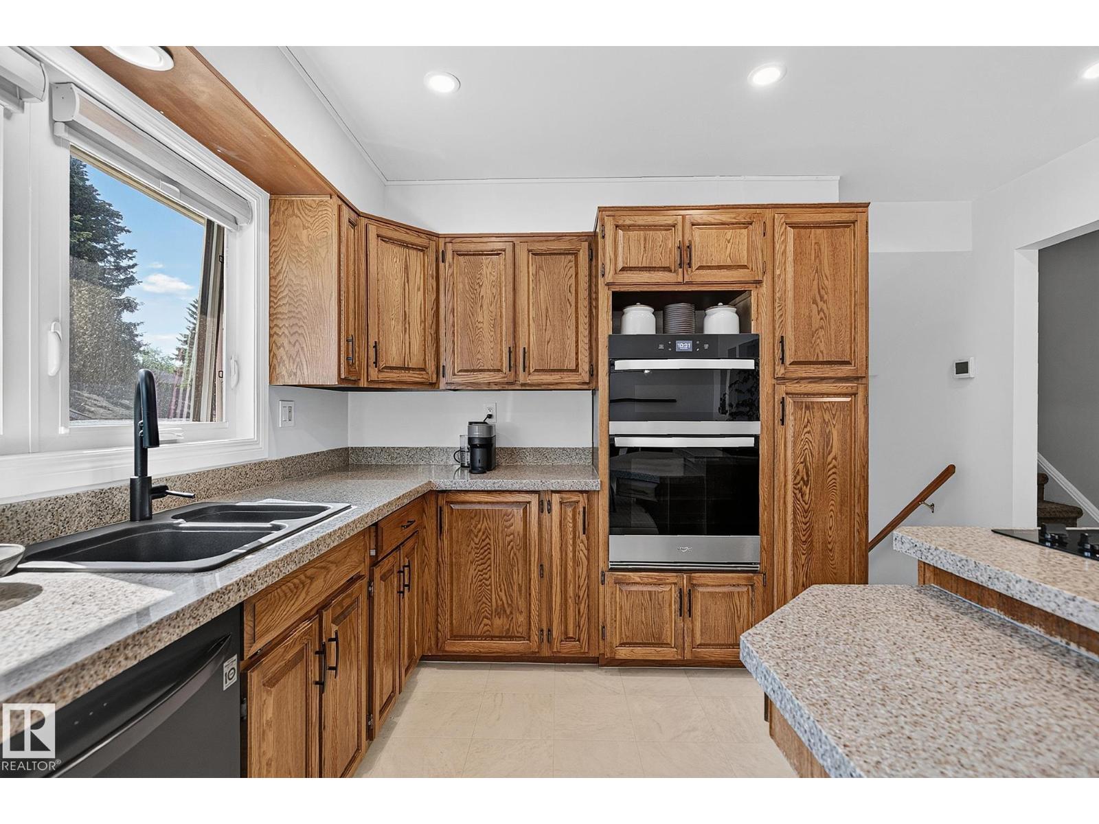 7707 156 ST NW - 5