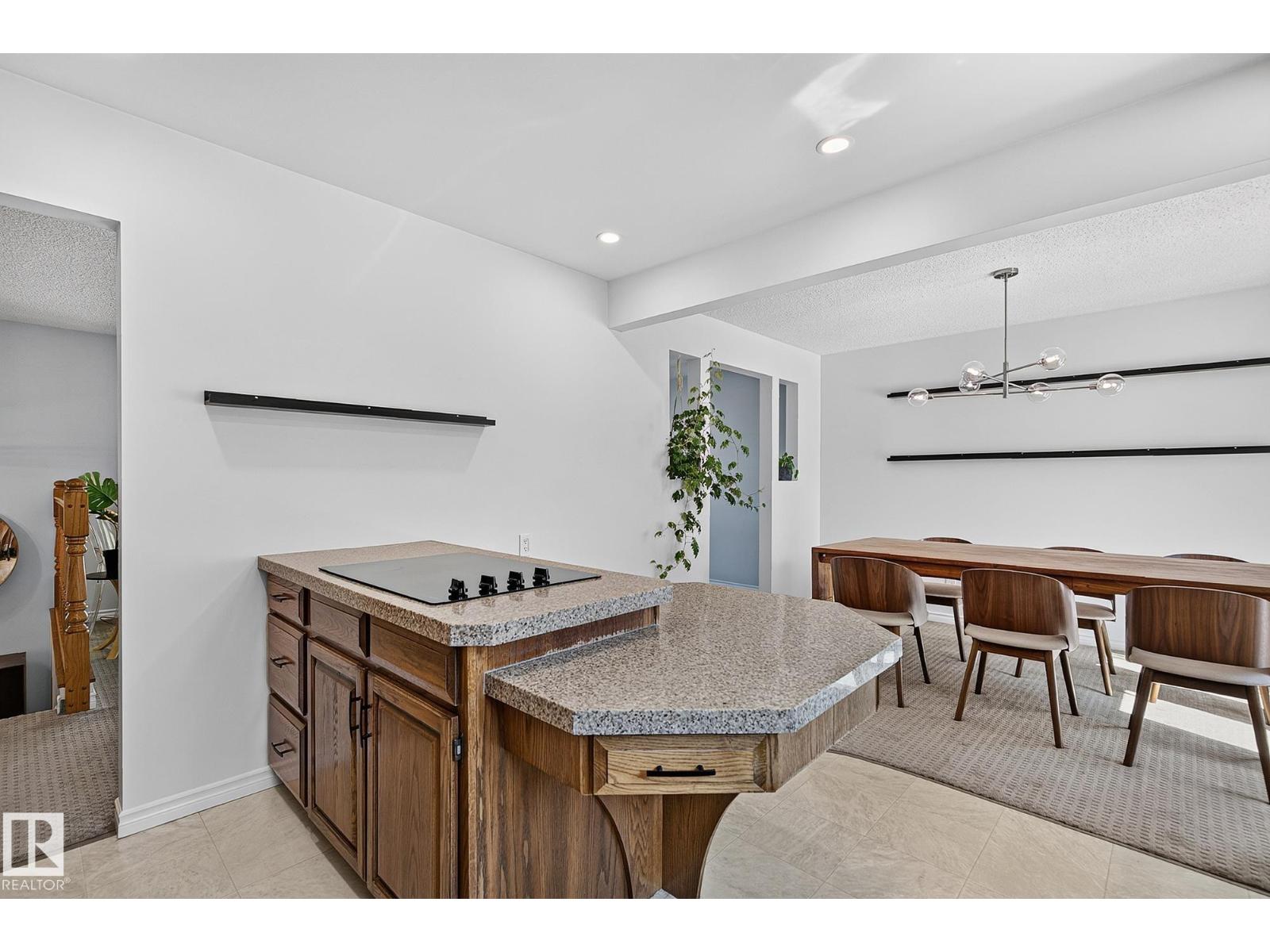 7707 156 ST NW - 9