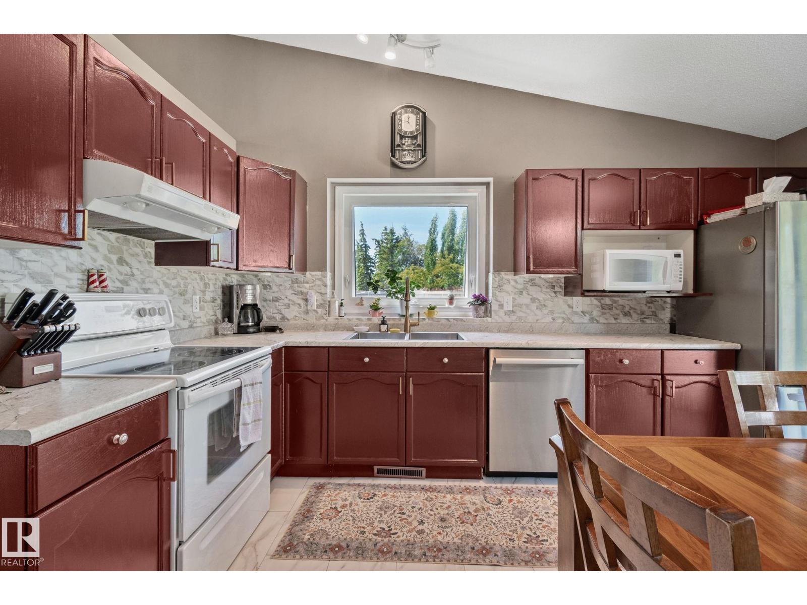 9615 175 AV NW - 13