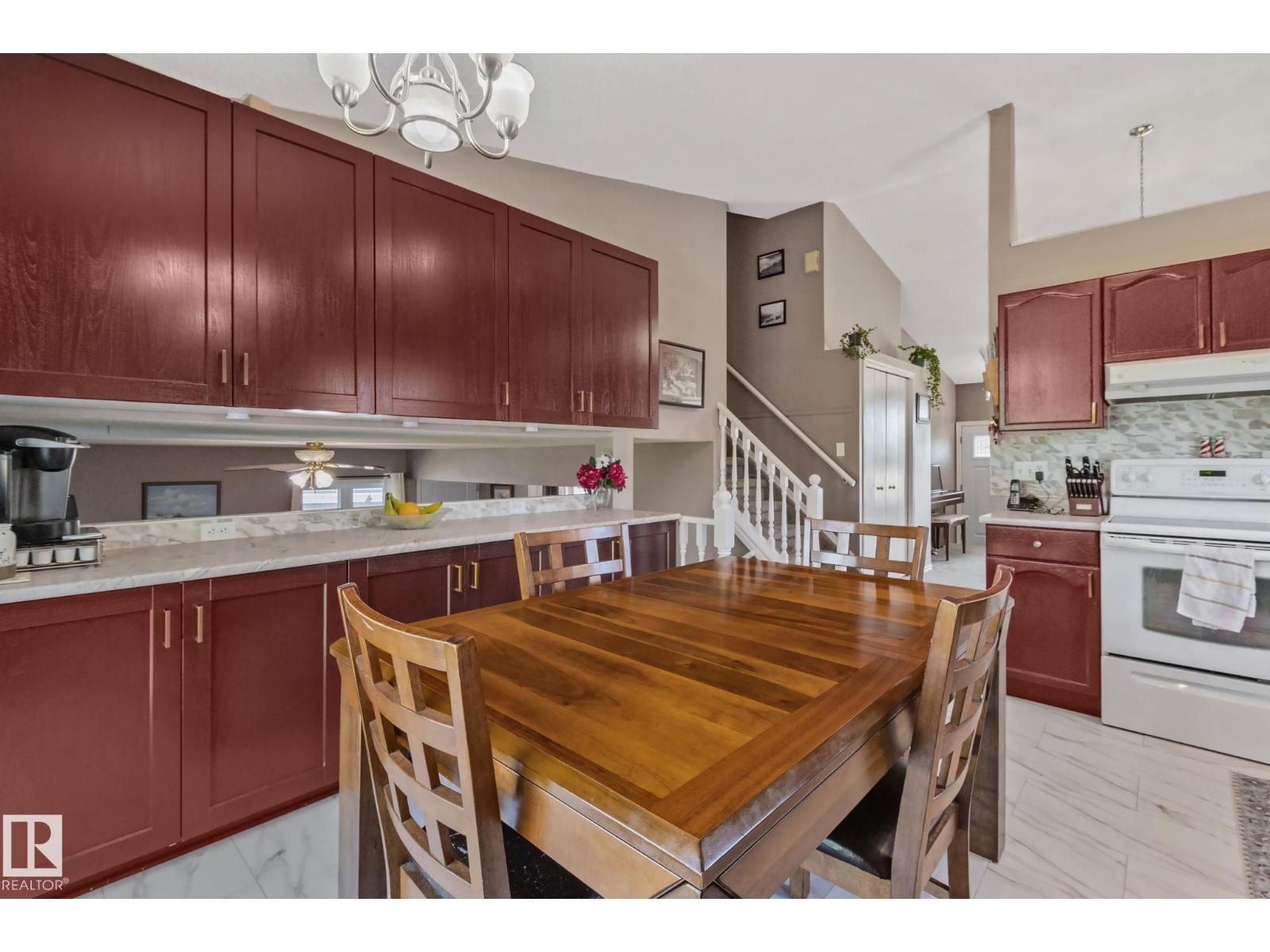 9615 175 AV NW - 16