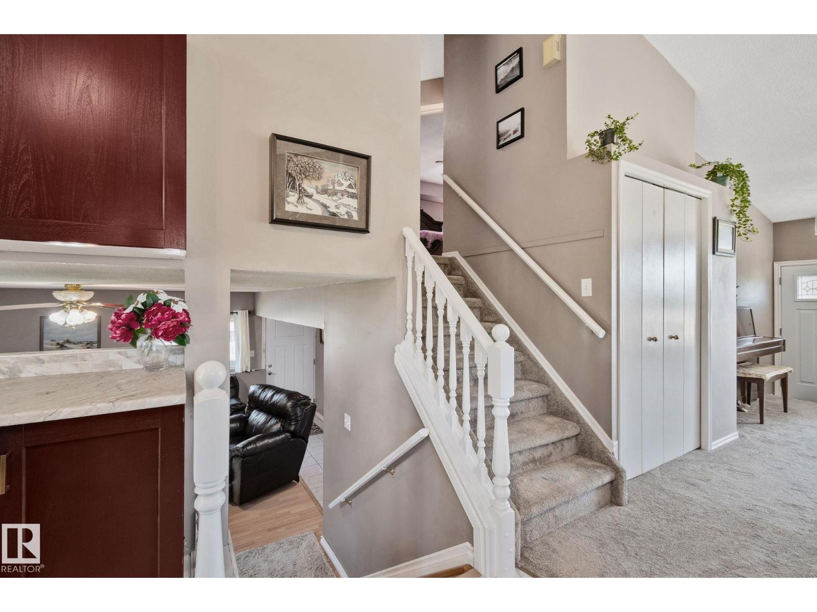 9615 175 AV NW - 18