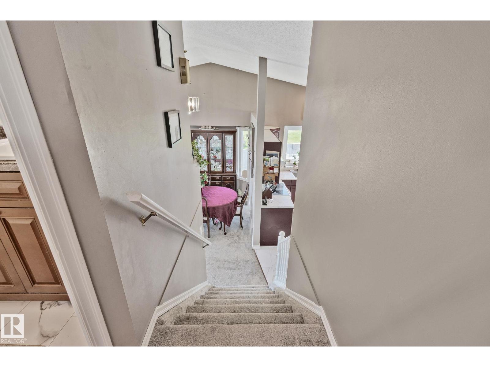 9615 175 AV NW - 19