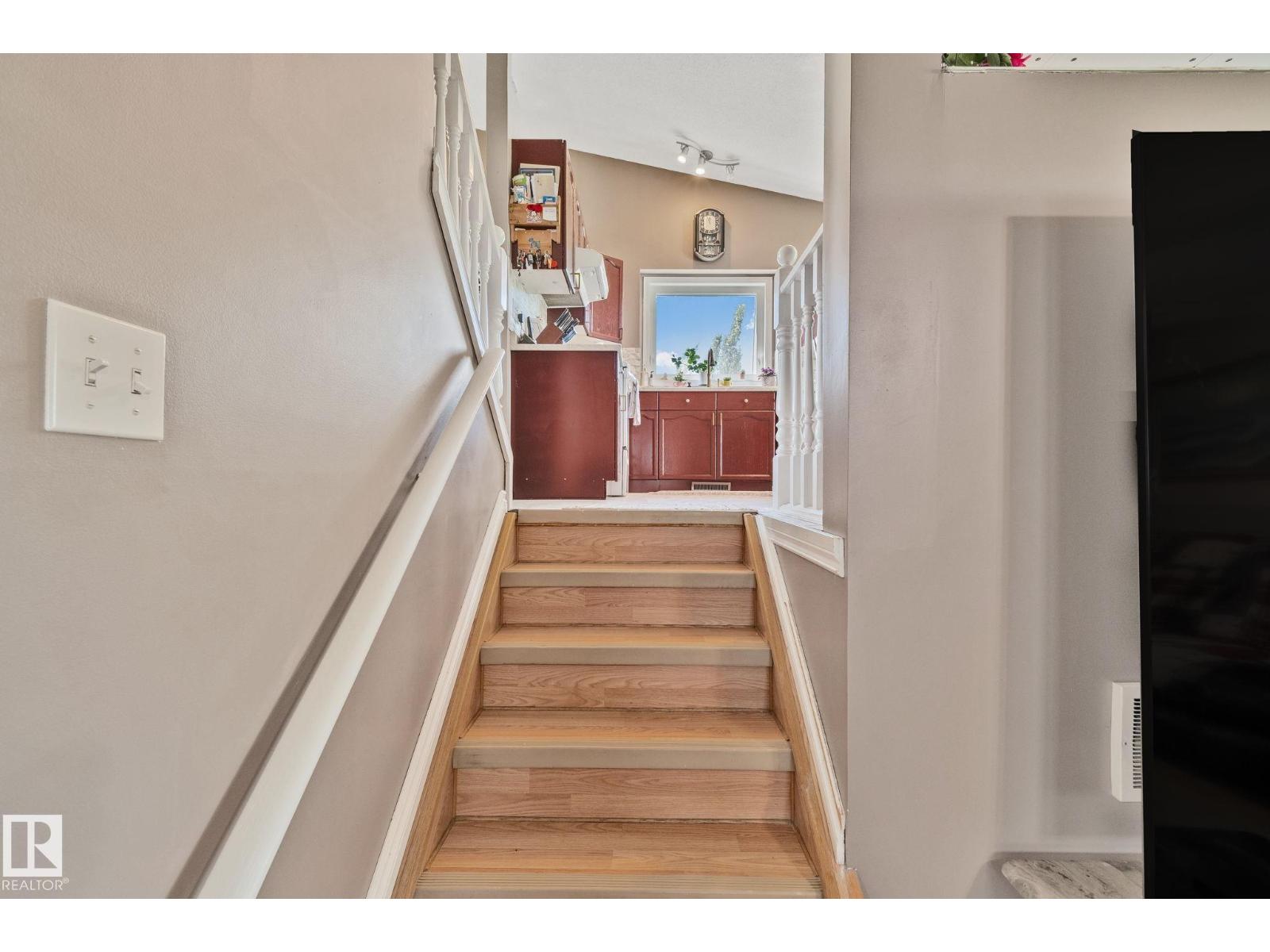 9615 175 AV NW — photo 29