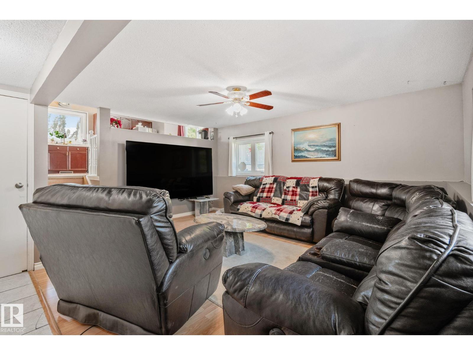 9615 175 AV NW - 31