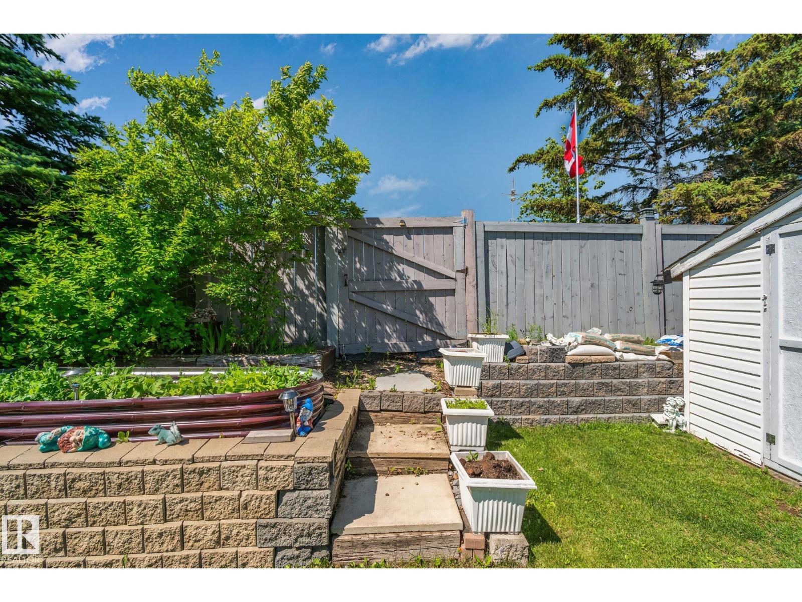 9615 175 AV NW - 51