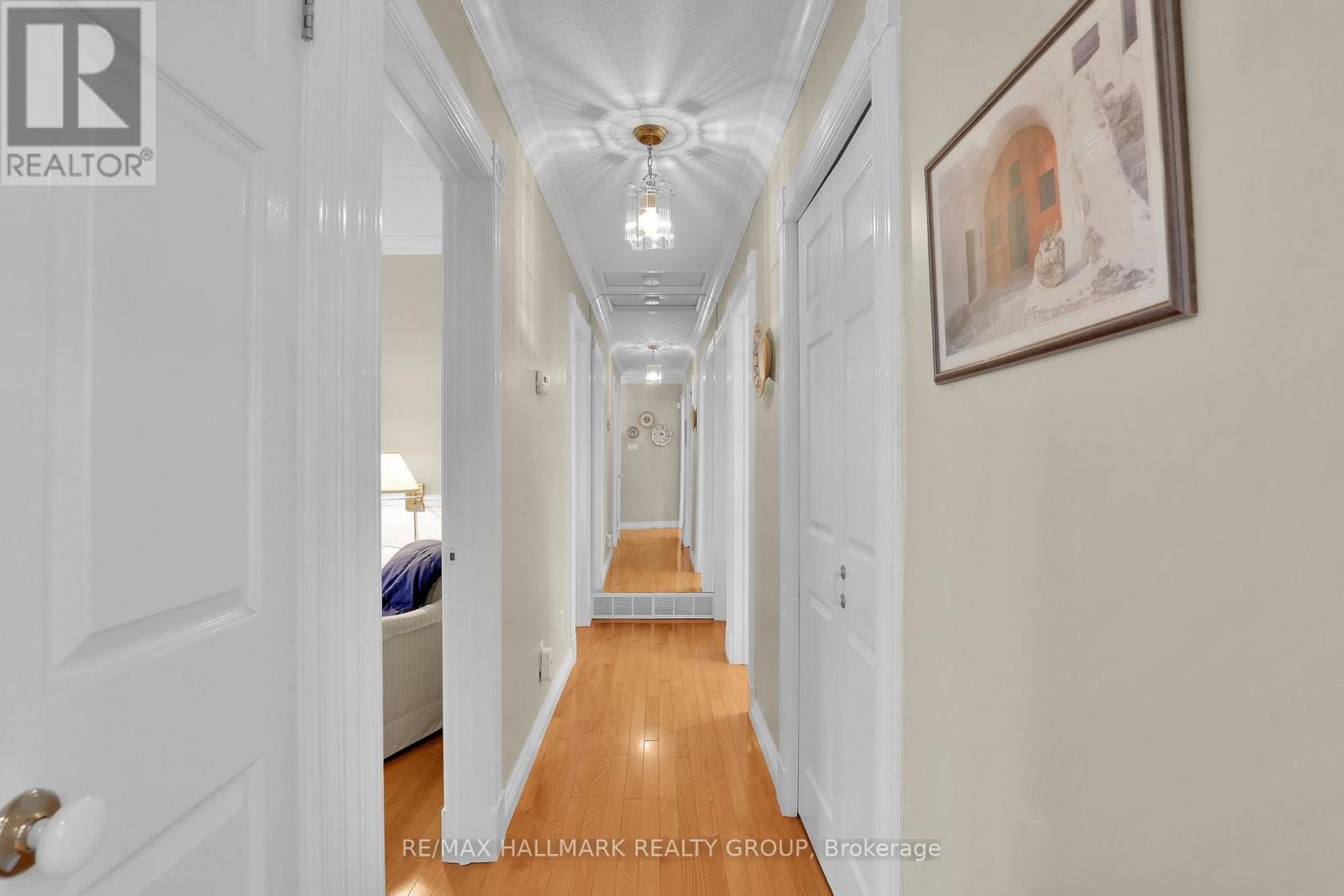 3242 ALBION ROAD S - 24