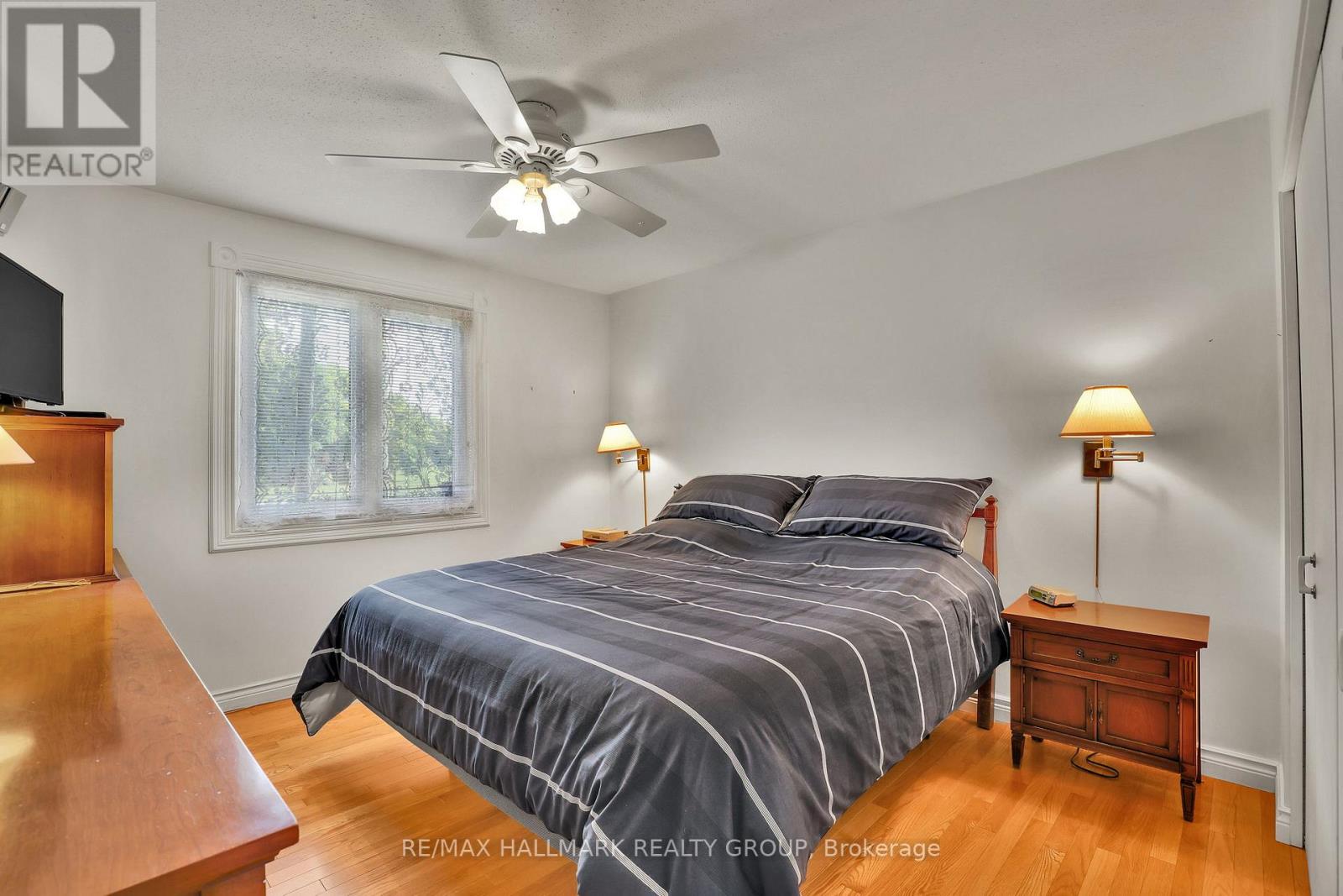 3242 ALBION ROAD S - 25