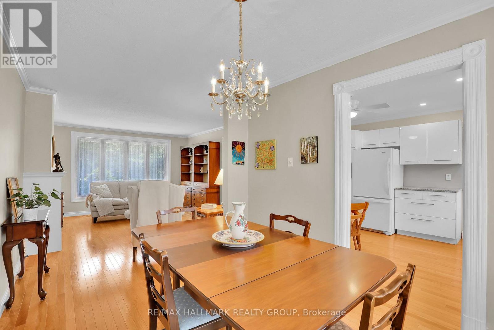 3242 ALBION ROAD S - 16