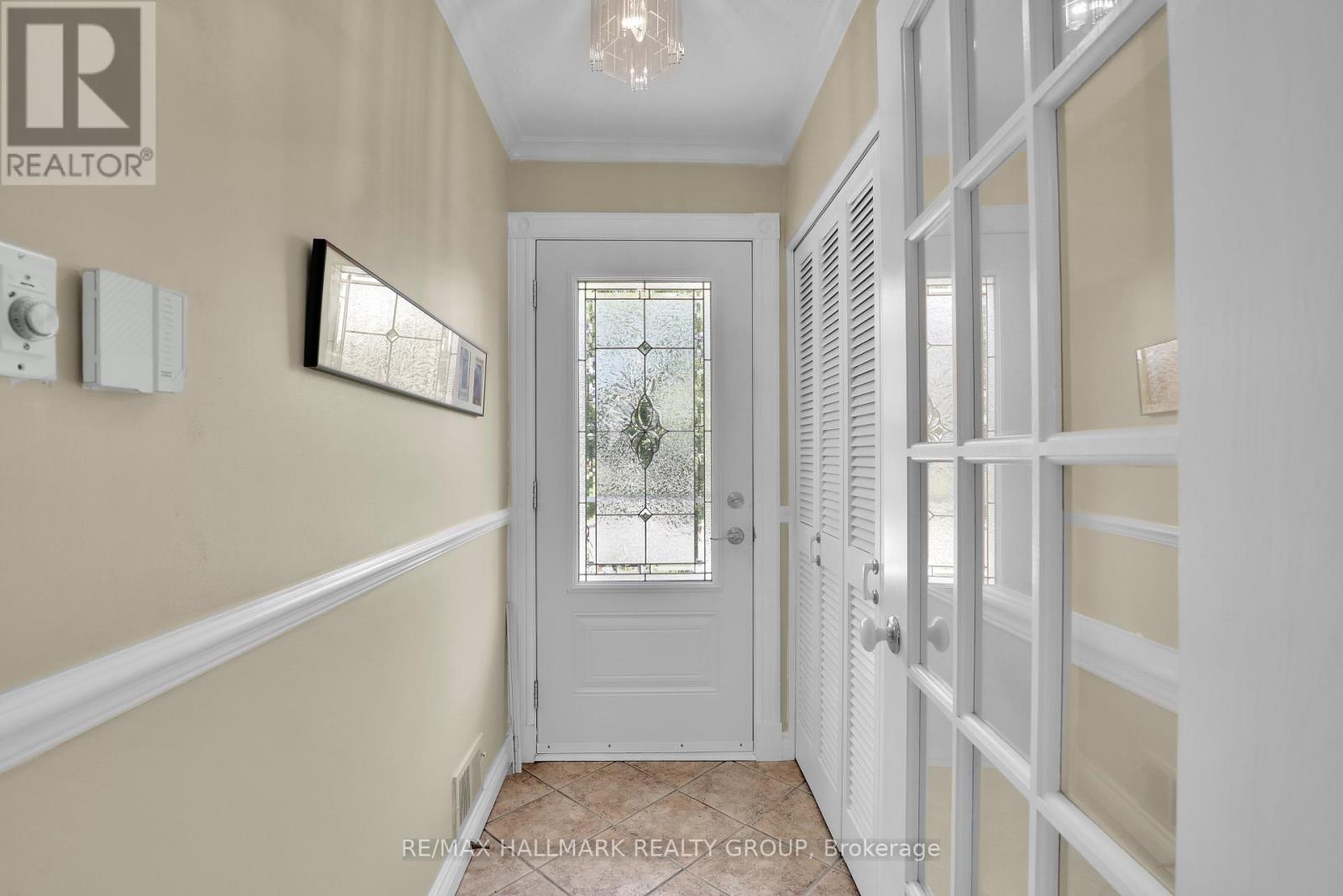 3242 ALBION ROAD S - 7