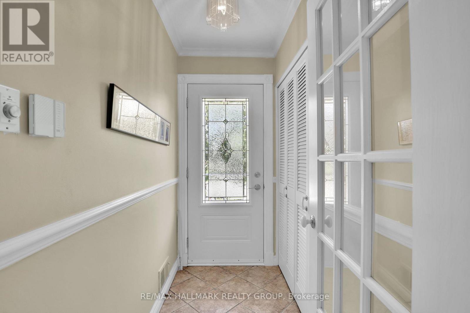 3242 ALBION ROAD S - 9