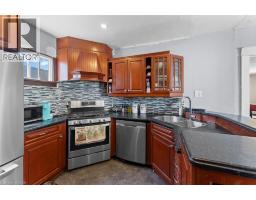 Kitchen - 221 Bowen Road, Fort Erie, ON L2A2Y6 Photo 11