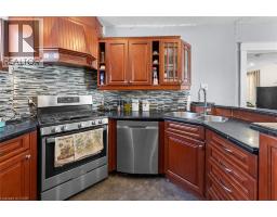 Living room - 221 Bowen Road, Fort Erie, ON L2A2Y6 Photo 12