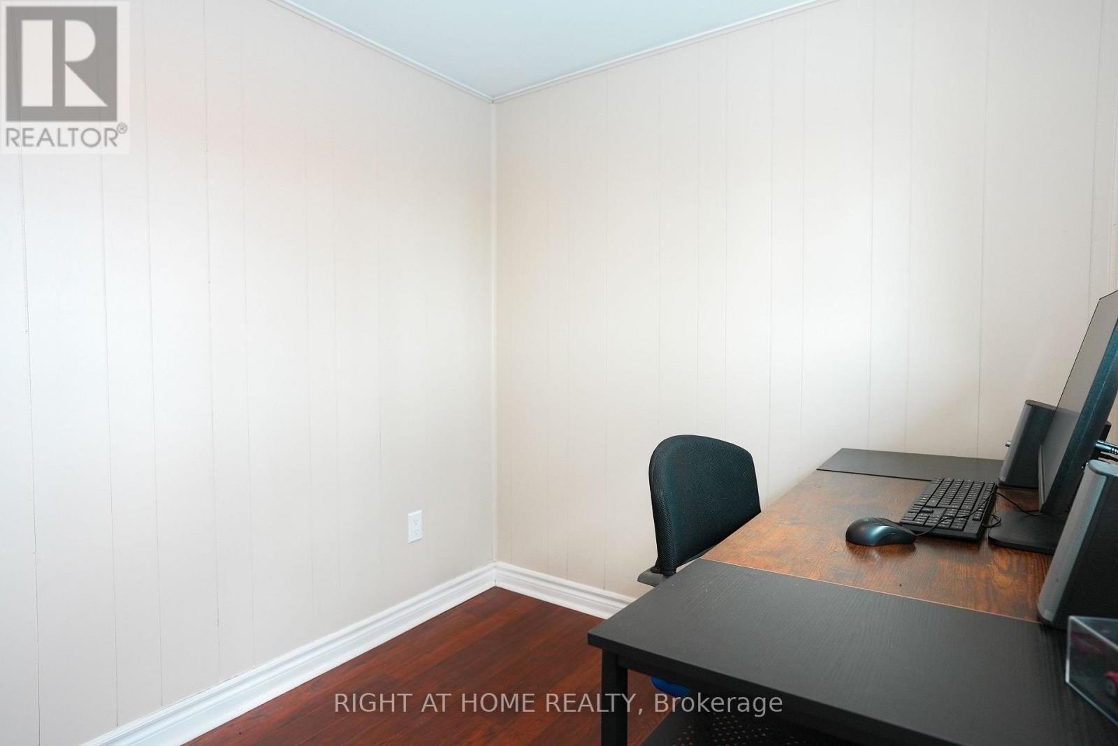 1266 LAKEVIEW DRIVE - 35