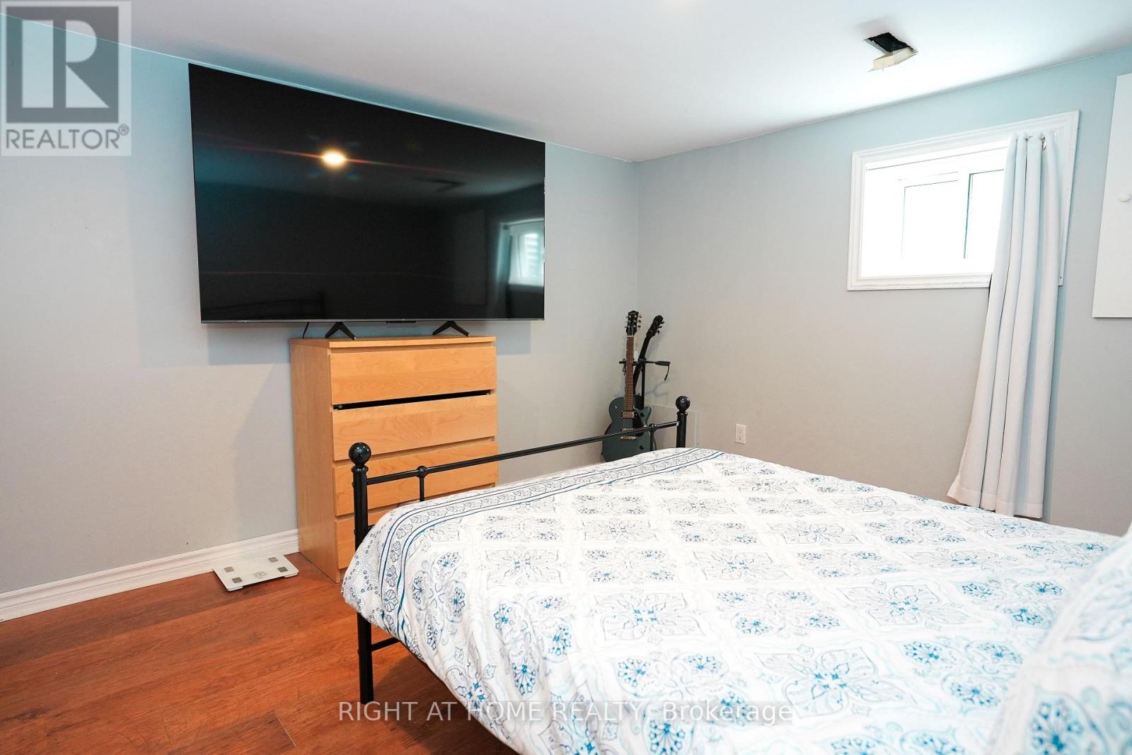 1266 LAKEVIEW DRIVE - 40