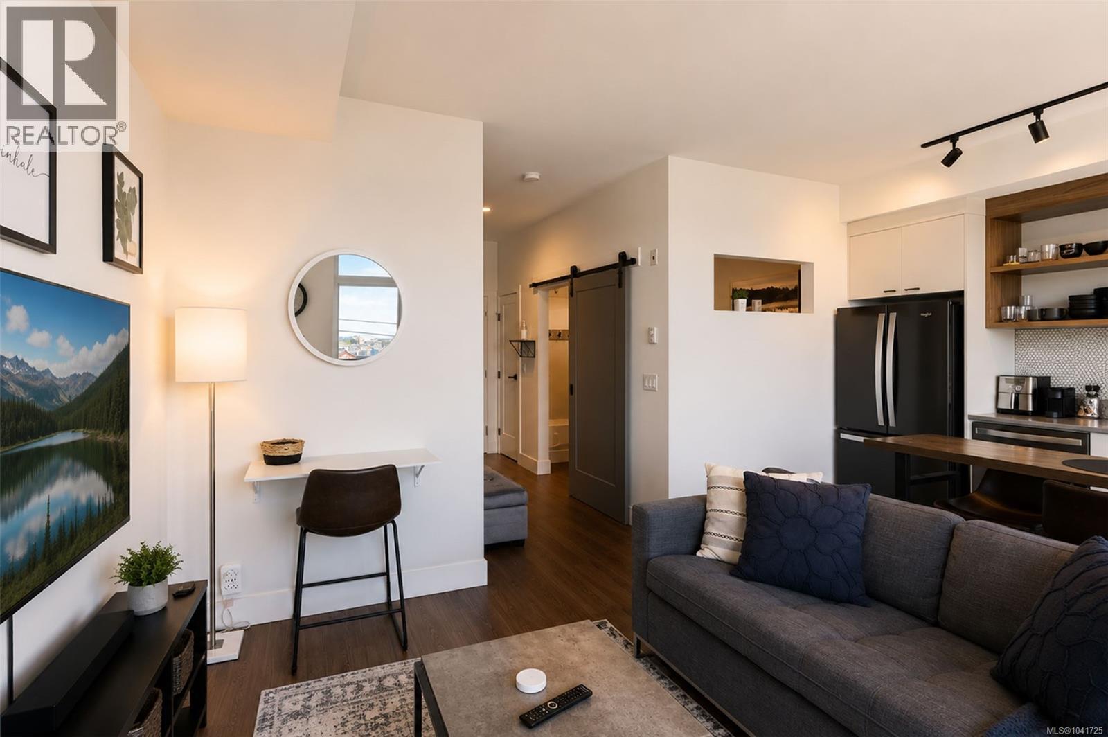 #415 515 Chatham St - Image 9