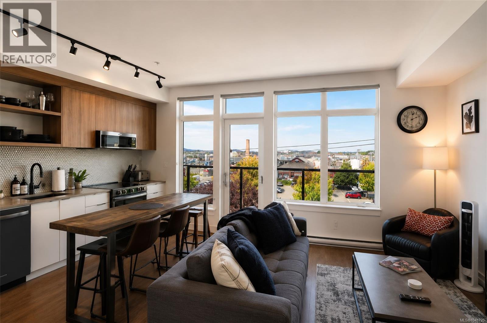 #415 515 Chatham St - 2