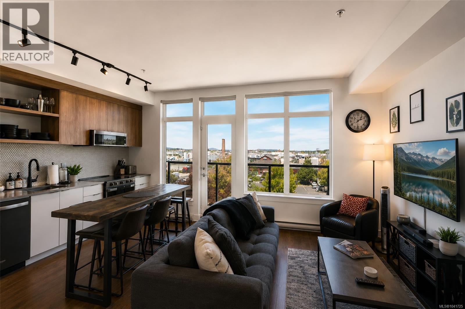#415 515 Chatham St - Image 8