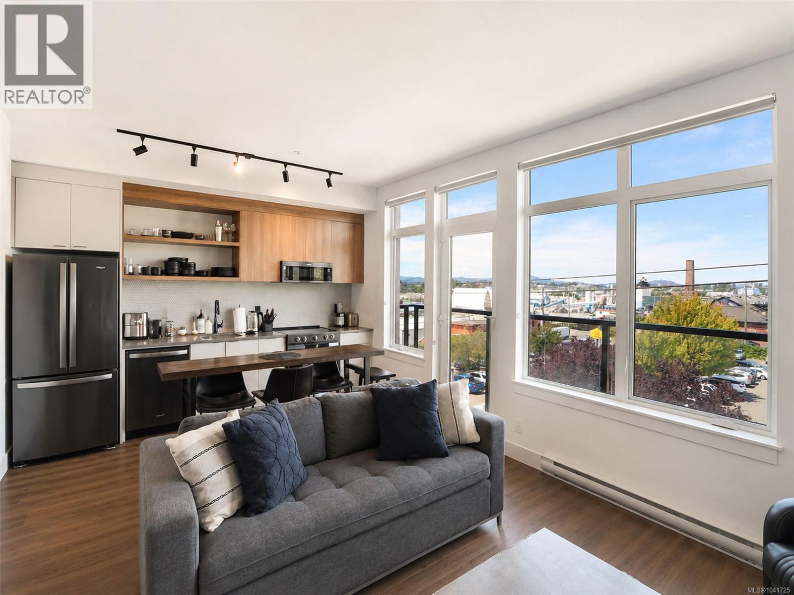 #415 515 Chatham St - Image 4