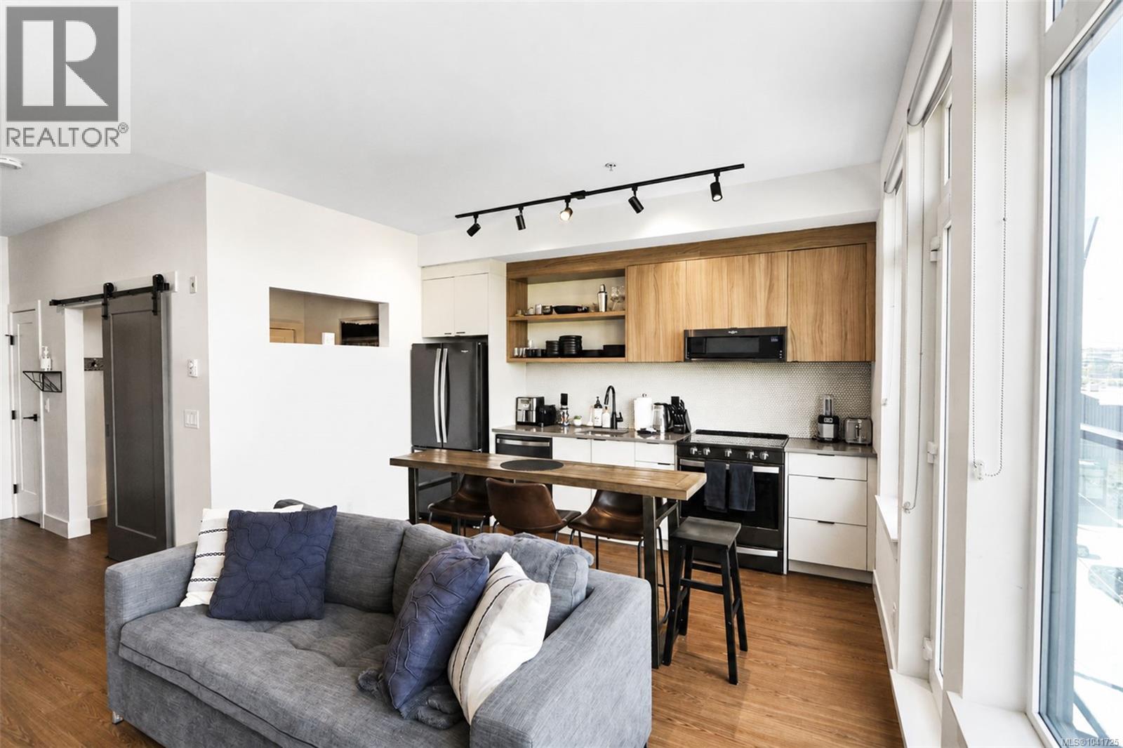 #415 515 Chatham St - Image 11