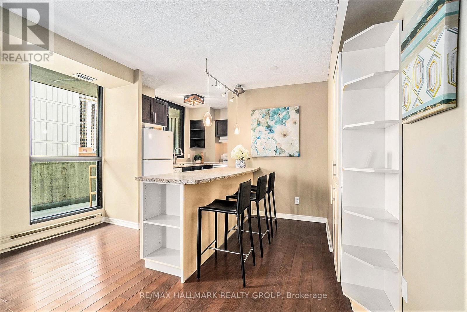 #1102 200 BAY STREET - 10