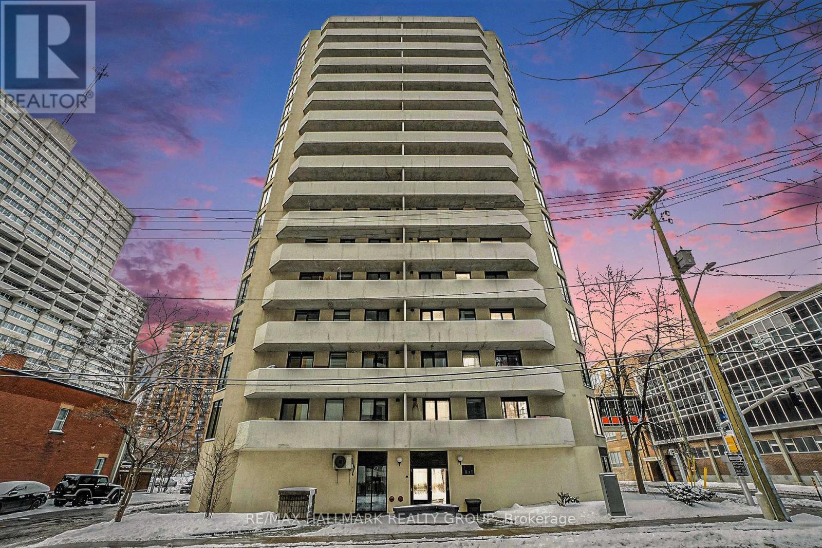 #1102 200 BAY STREET - 1
