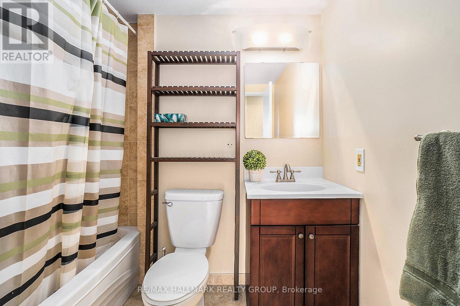 #1102 200 BAY STREET - 14