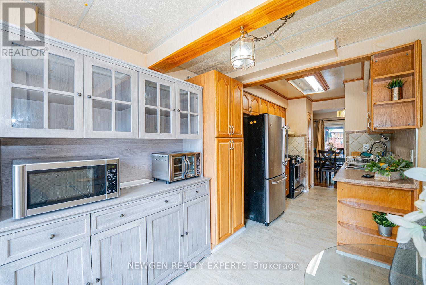 1 WOLVERTON CRESCENT - 16