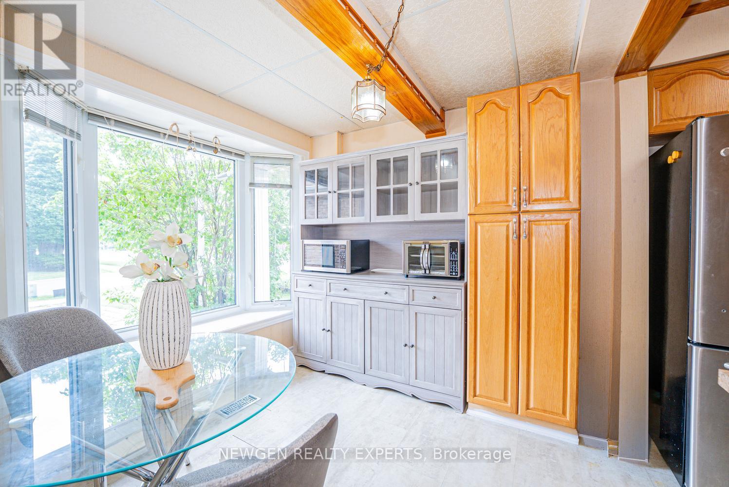1 WOLVERTON CRESCENT - 13