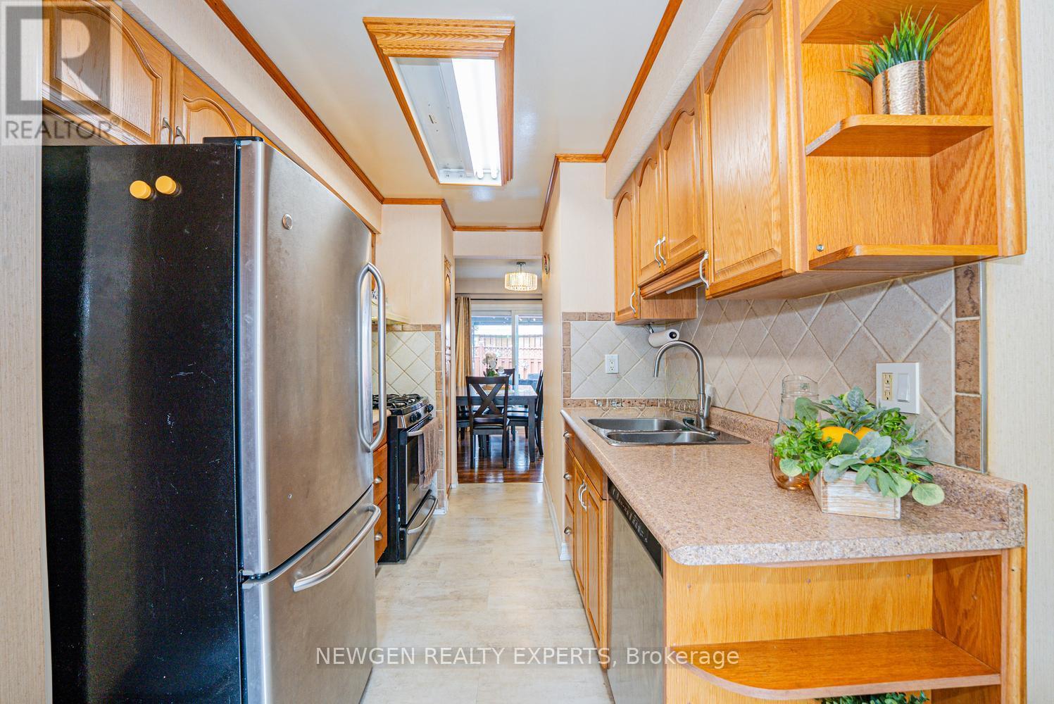 1 WOLVERTON CRESCENT - 17