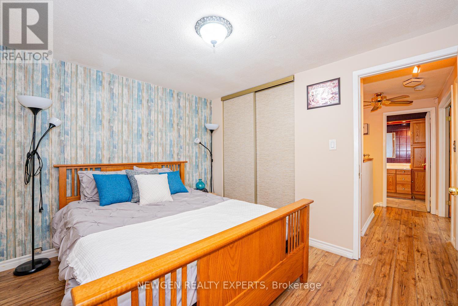 1 WOLVERTON CRESCENT - 28