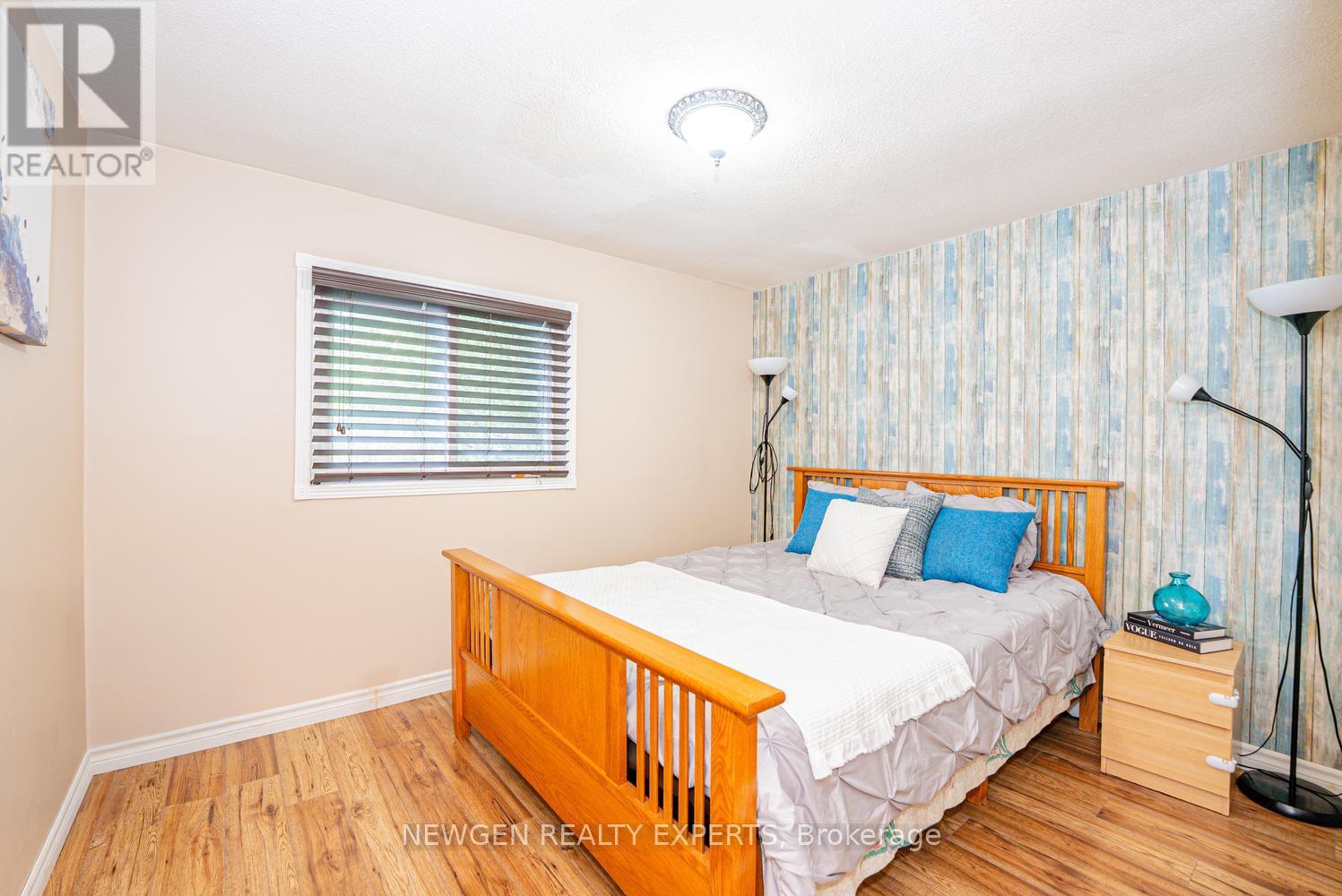1 WOLVERTON CRESCENT - 27