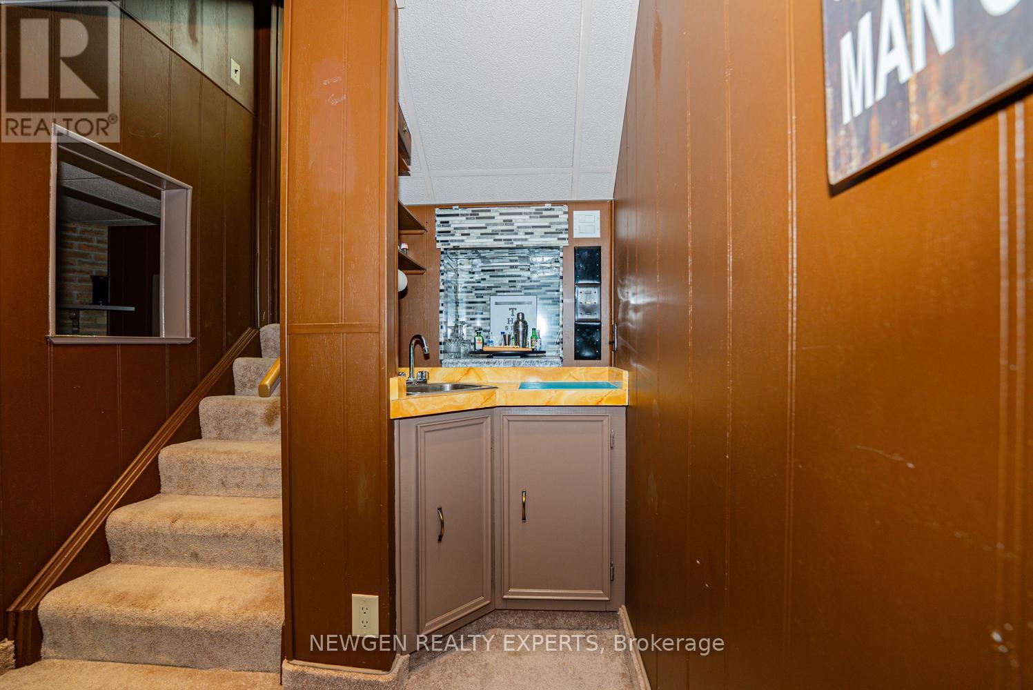 1 WOLVERTON CRESCENT - 35