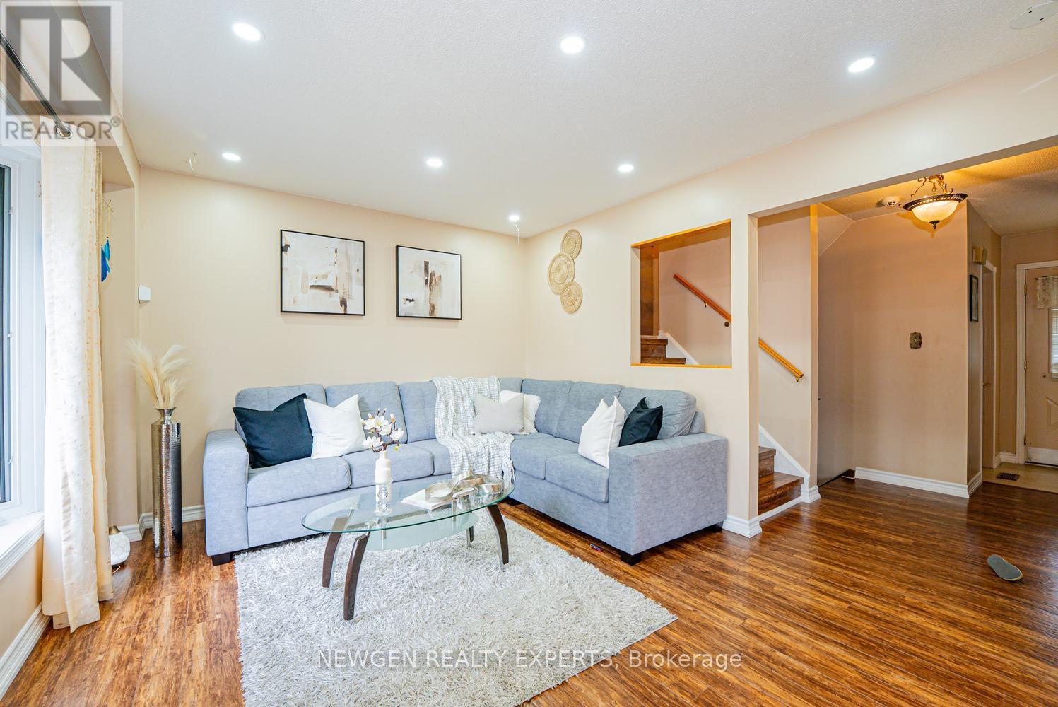 1 WOLVERTON CRESCENT - 9