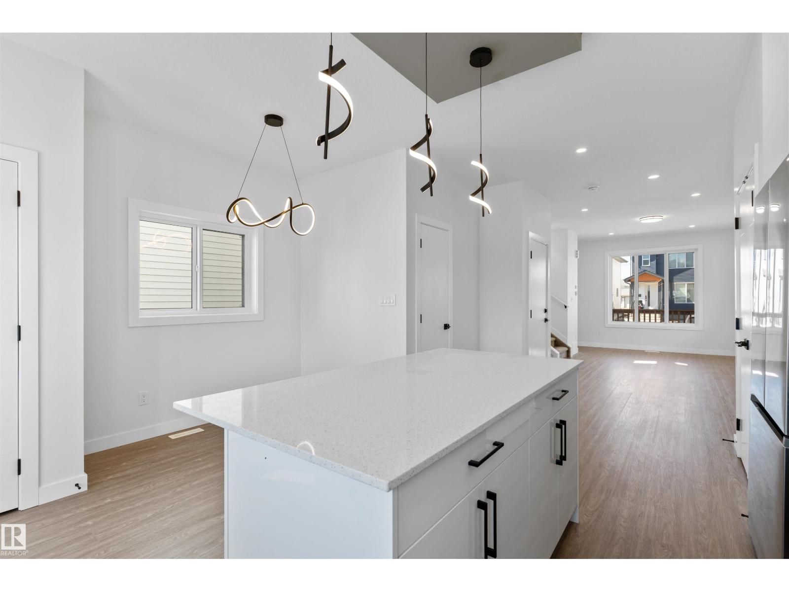 12427 47 ST NW - 12