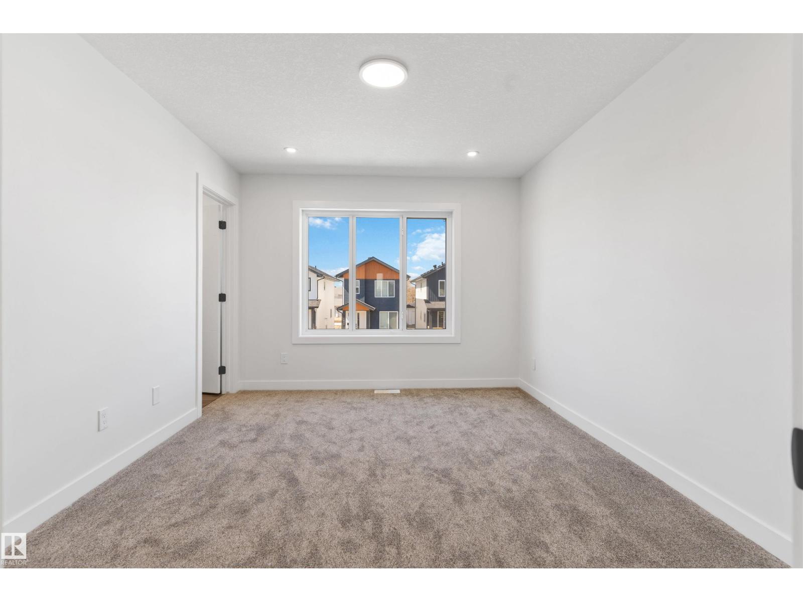 12427 47 ST NW - 22
