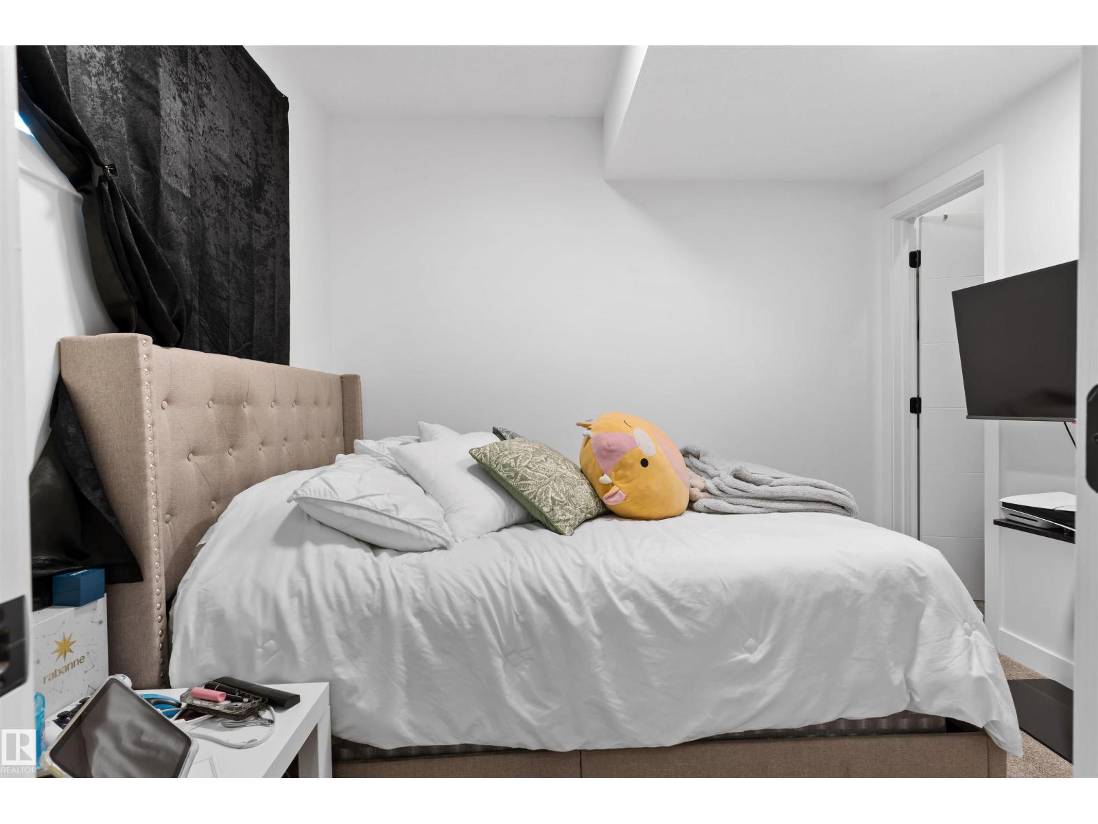 12427 47 ST NW - 32