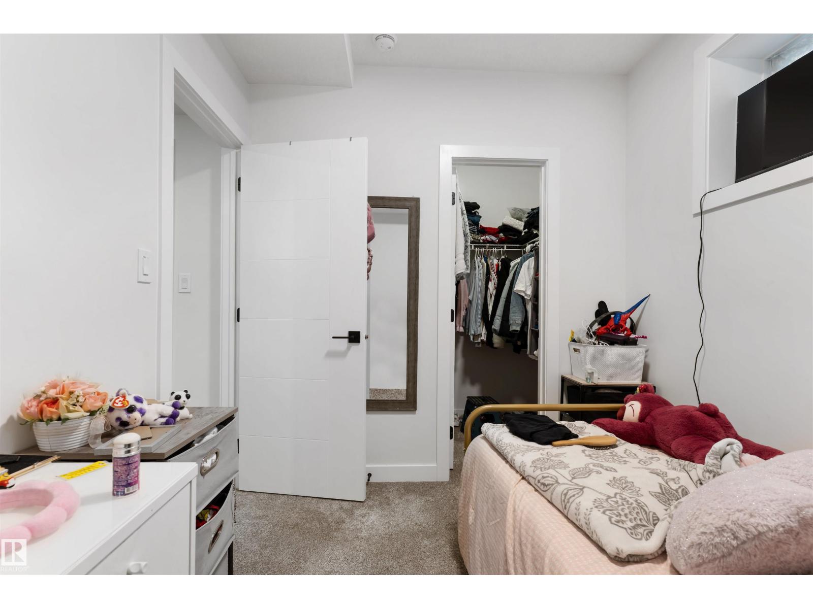 12427 47 ST NW - 35