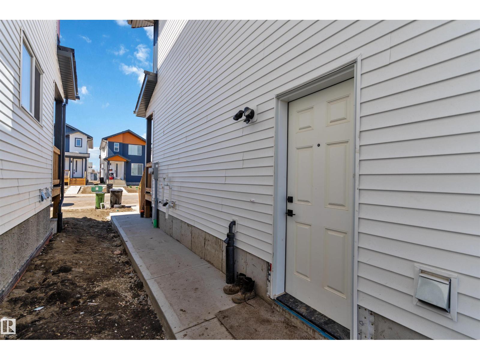 12427 47 ST NW - 36