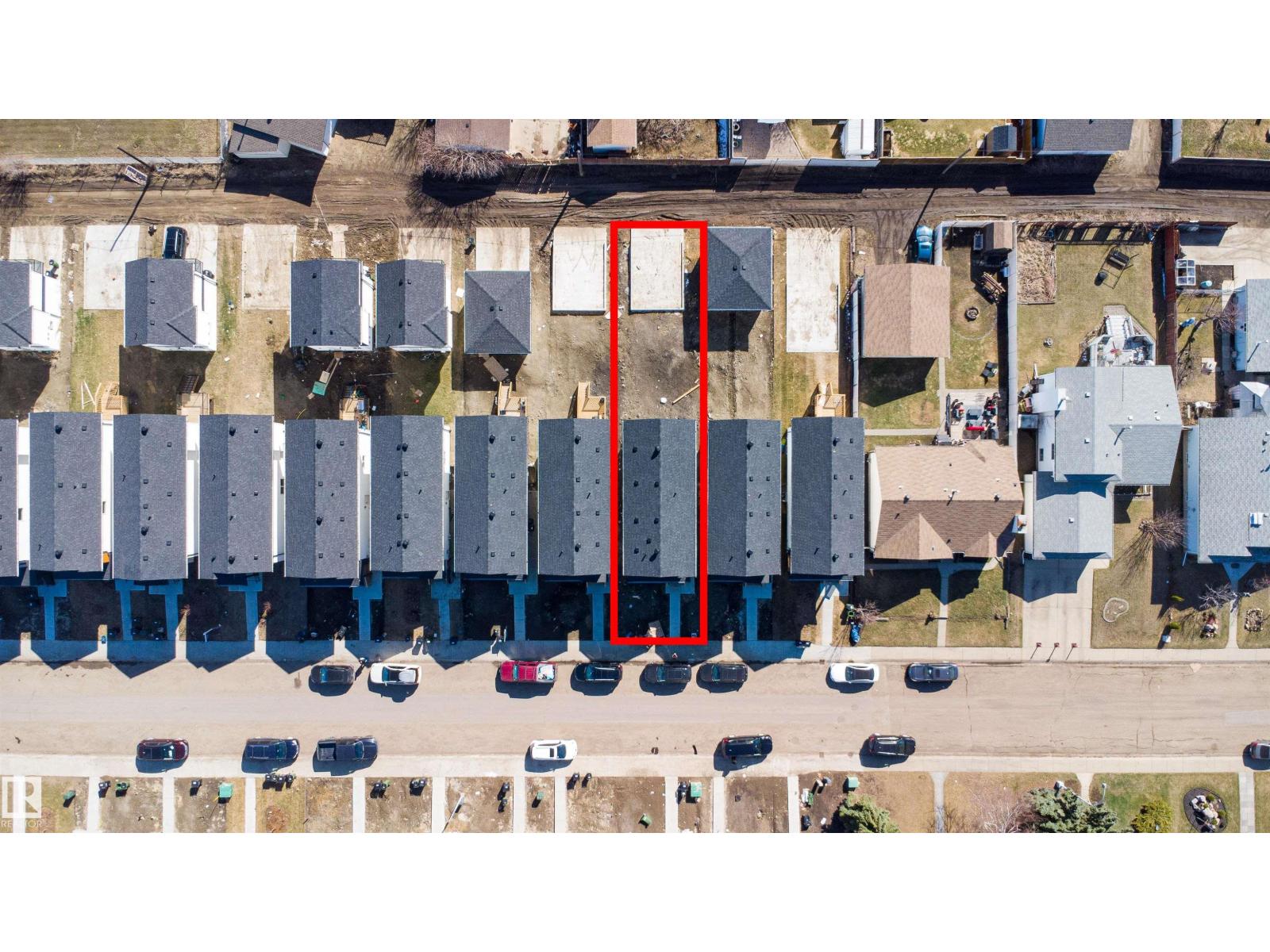 12427 47 ST NW - 38