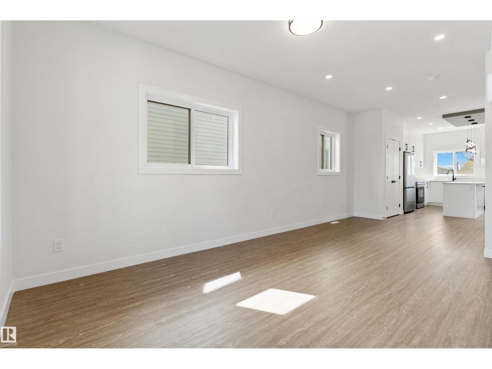 12427 47 ST NW - 4