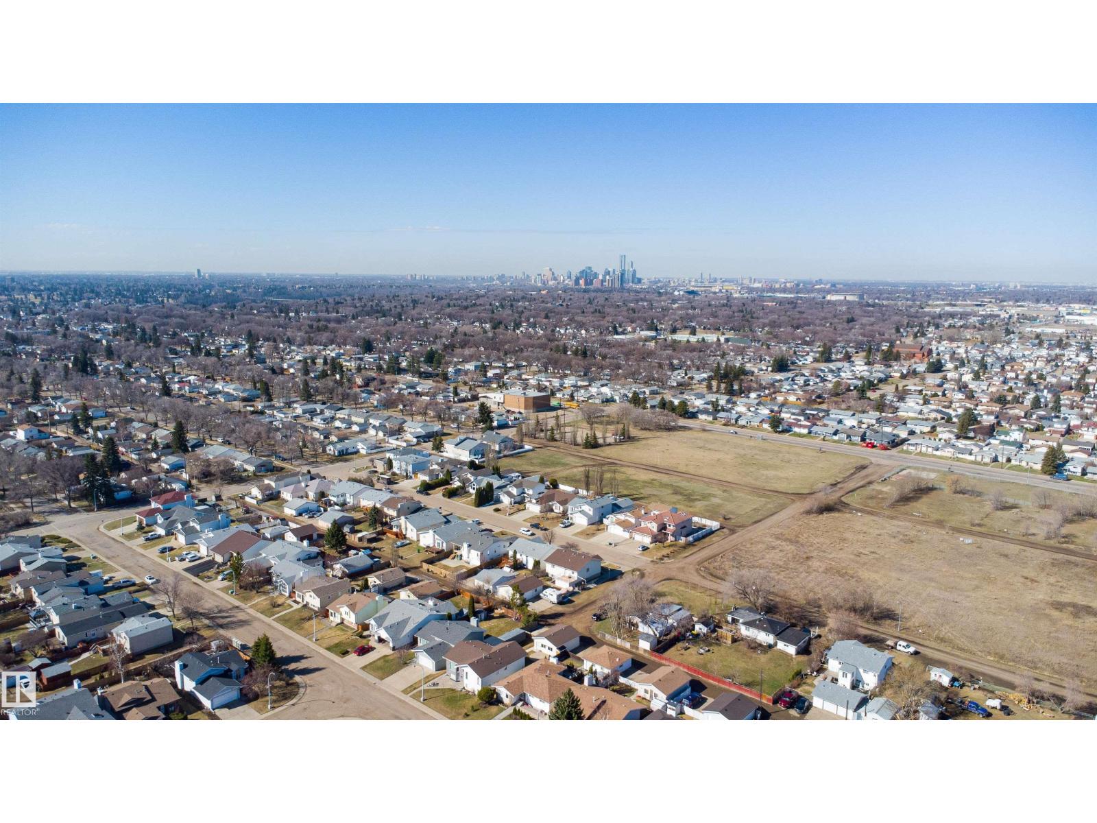 12427 47 ST NW - 41