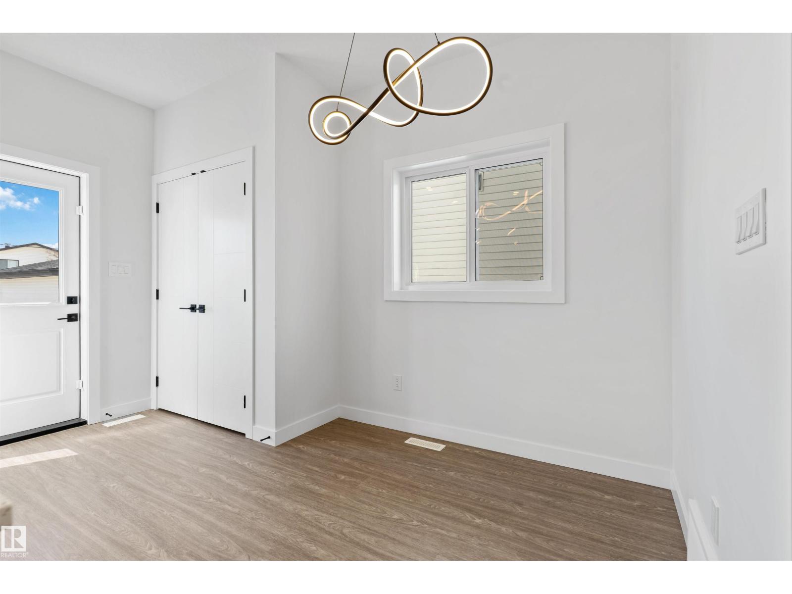 12427 47 ST NW - 9