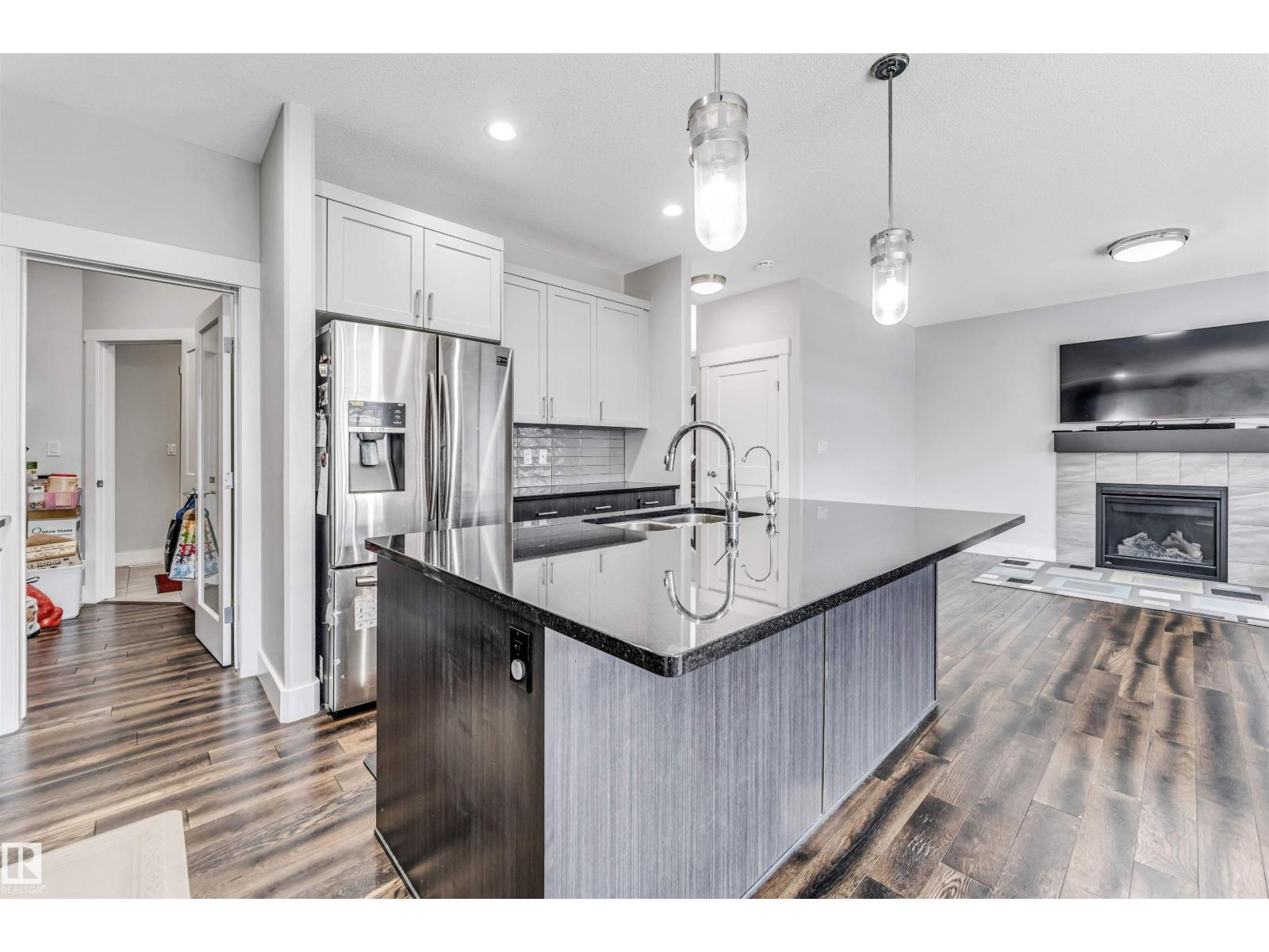 8516 216 ST NW - 11
