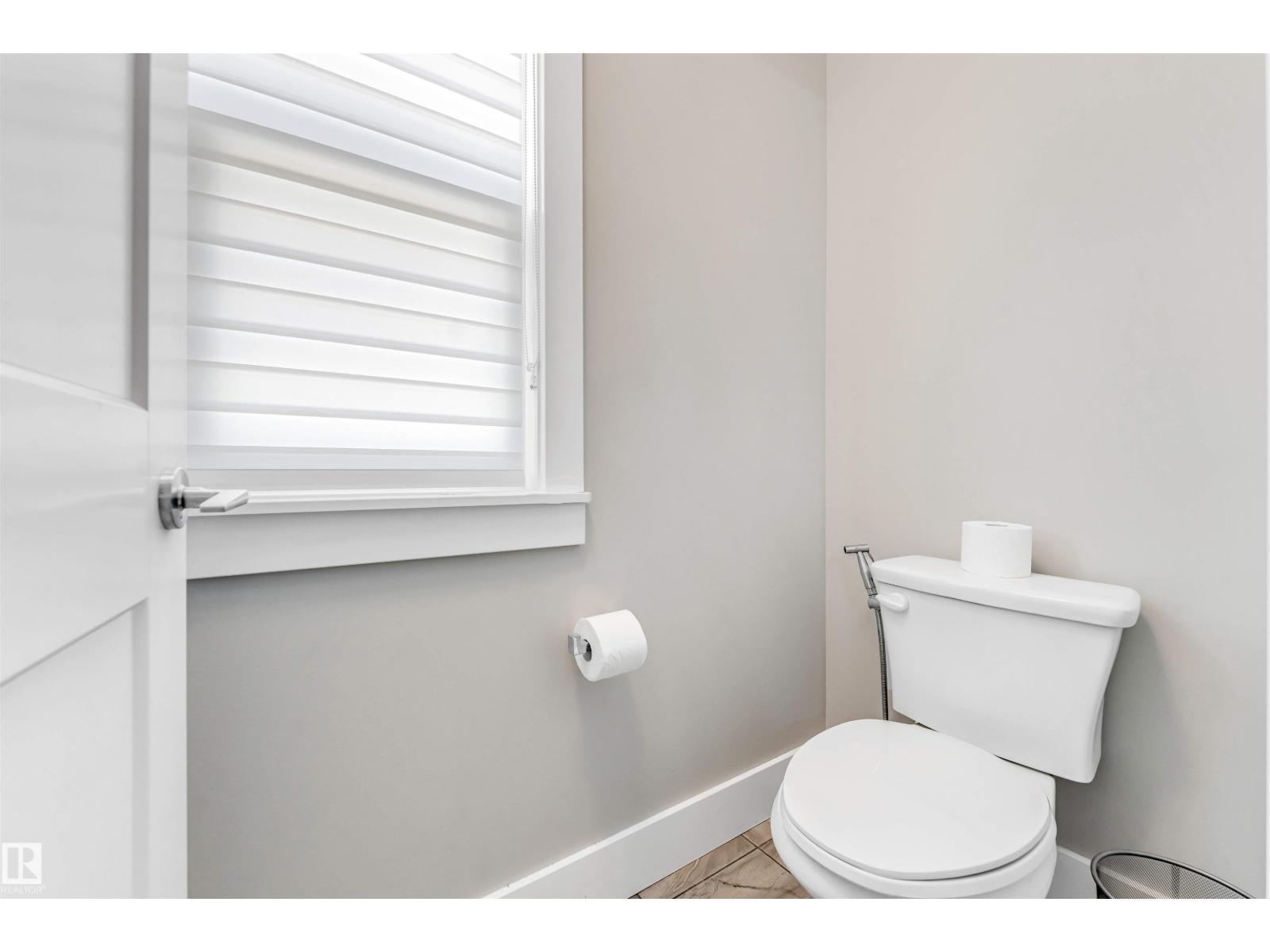 8516 216 ST NW - 19